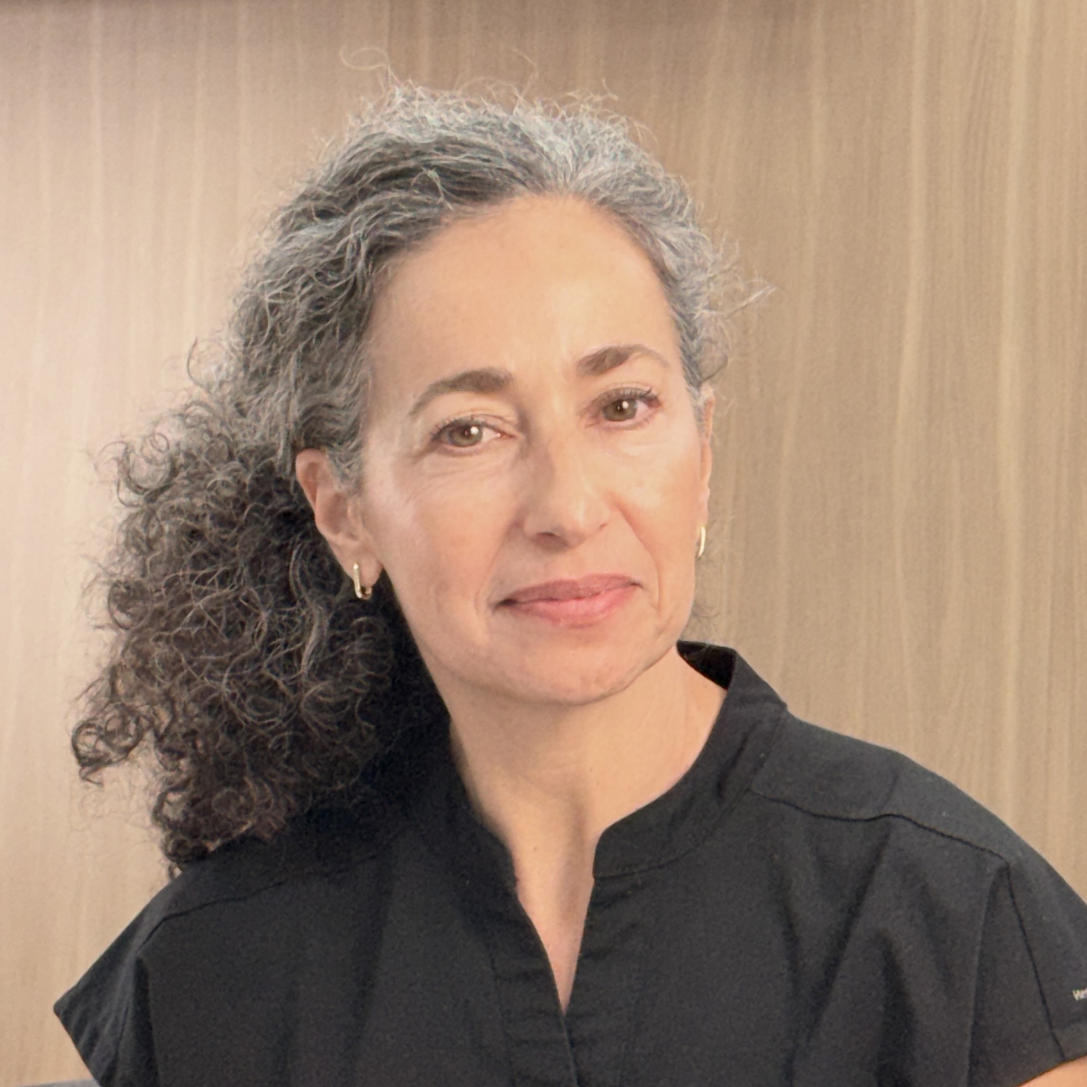 Dr. Gabriela Bozzuti