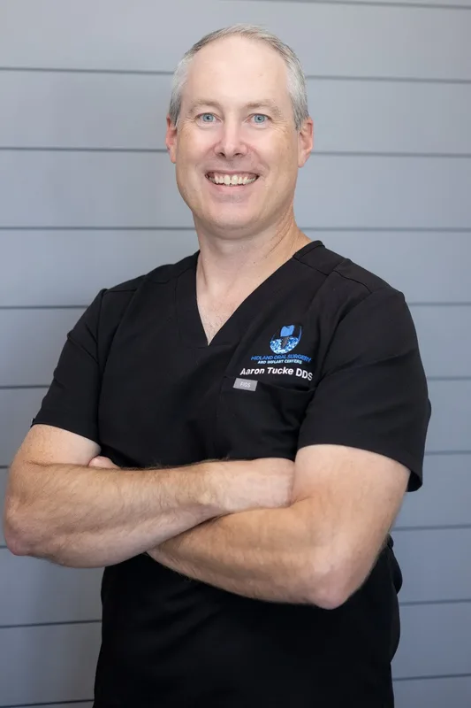 Photo of Dr. Aaron G. Tucke, DDS
