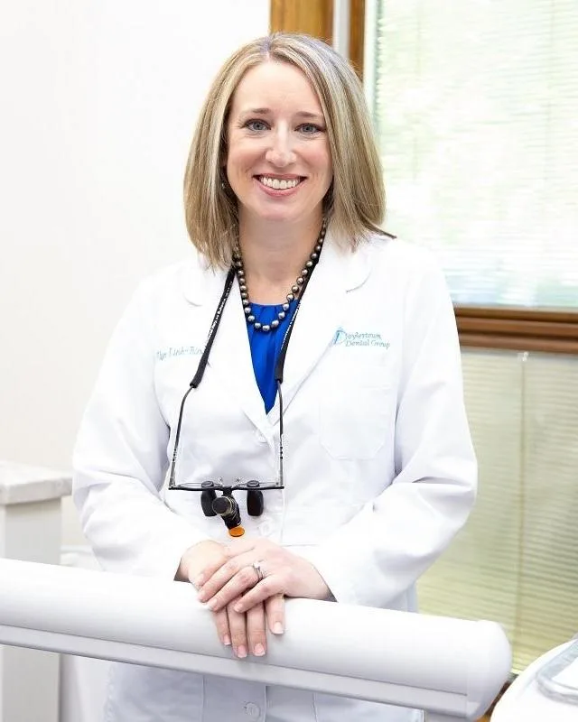 Photo of Dr. Elyce E Link-Bindo, DMD