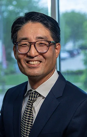 Photo of Dr. Hong Chon, MS, DDS