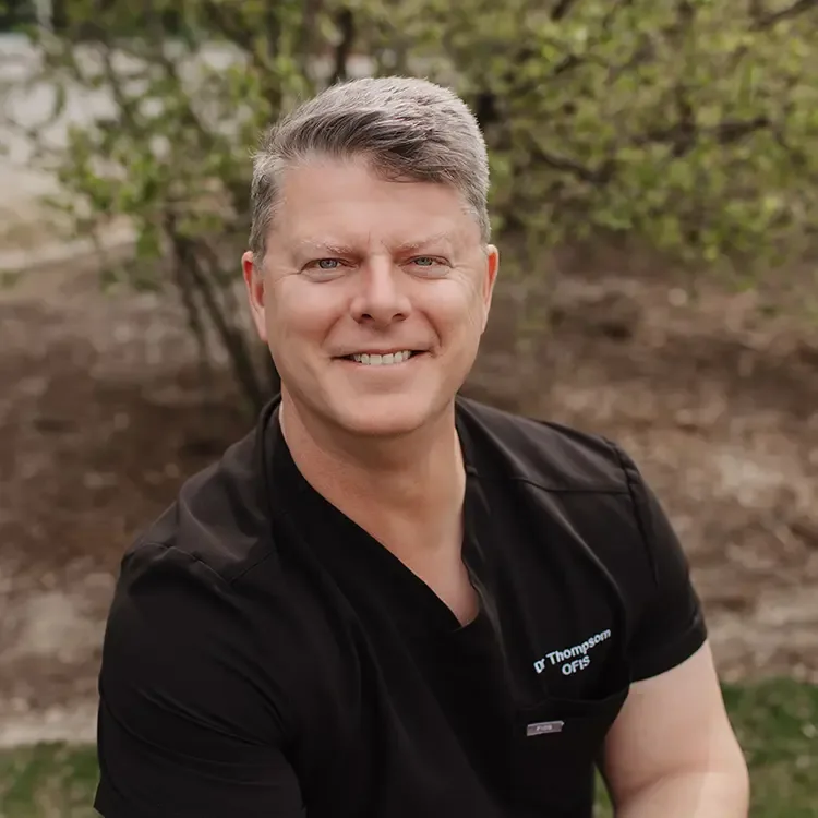 Photo of Dr. John Travis Thompson, DDS