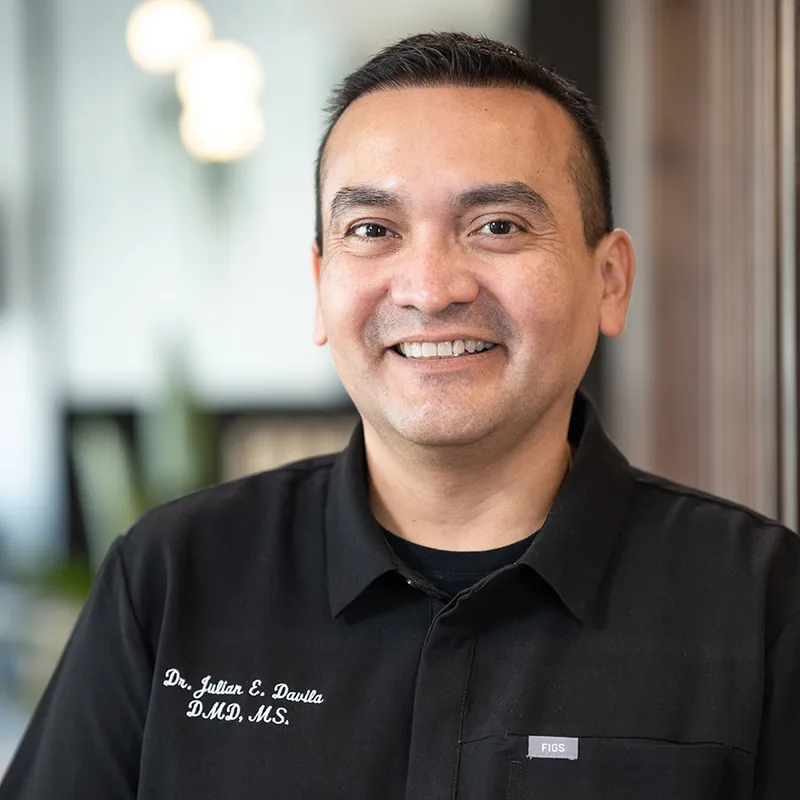 Photo of Dr. Julian E. Davila, D.M.D., M.S.