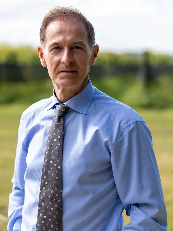 Photo of Dr. Julian Moiseiwitsch, B.D.S., PH.D.