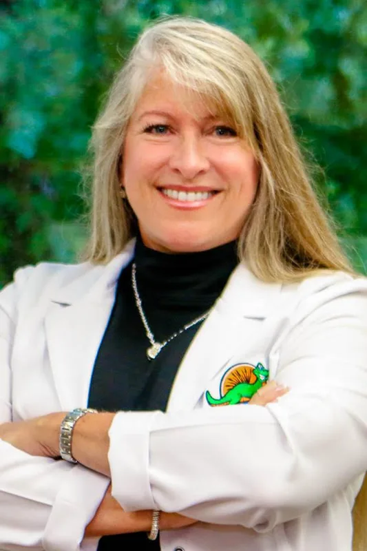 Photo of Dr. Nancy Villa, DMD