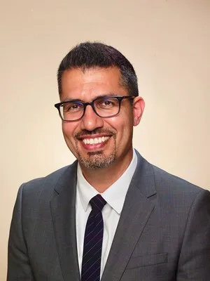 Photo of Dr. Royeen Nesari, DDS